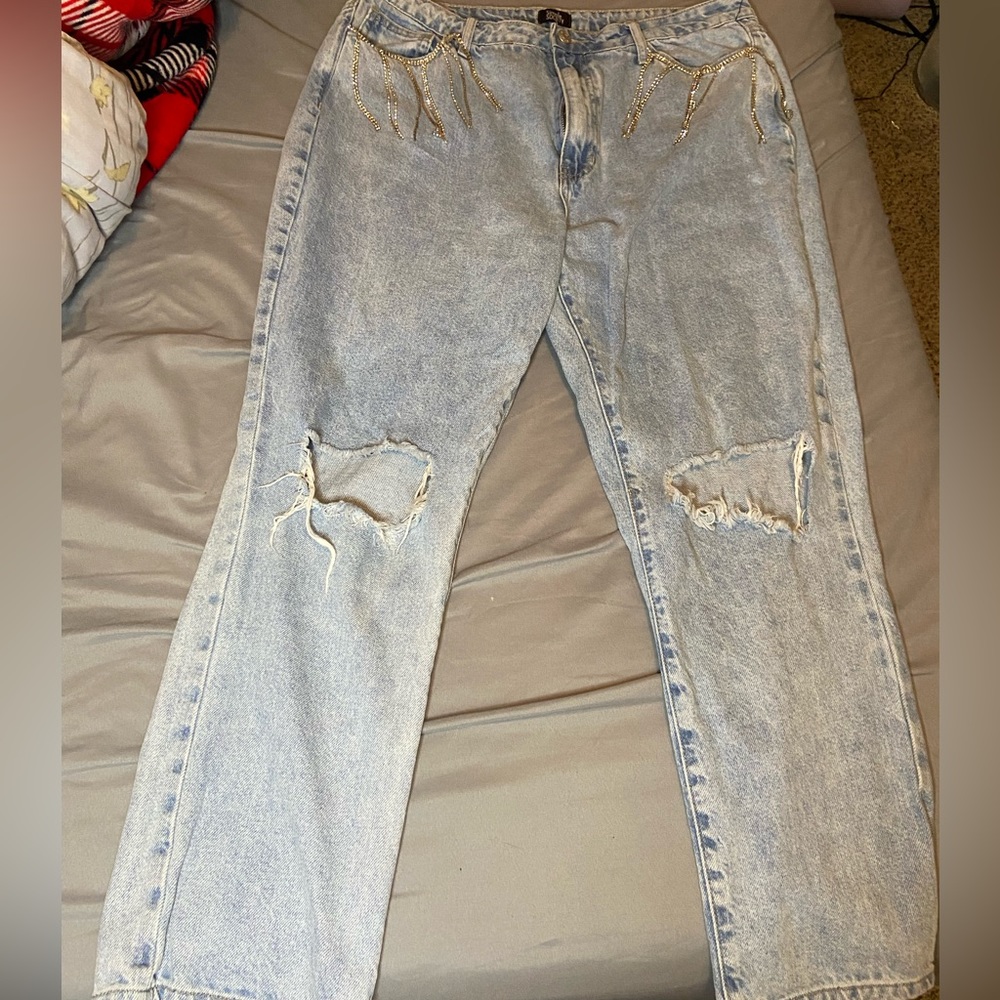 light wash, rhinestone pocketed Size 17 jeans